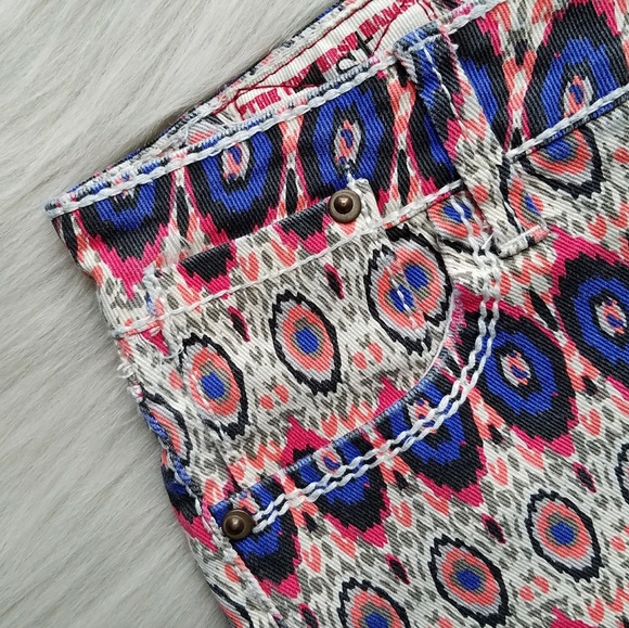 1st💋Kiss Mid-Rise Denim Ikat Print Shorts - Picture 2 of 8